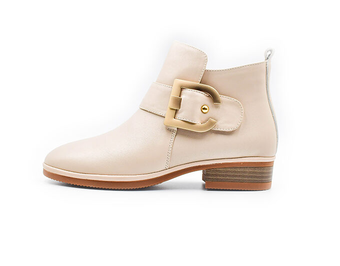 5023 Mia Bellos Class Leather Boots With Buckle