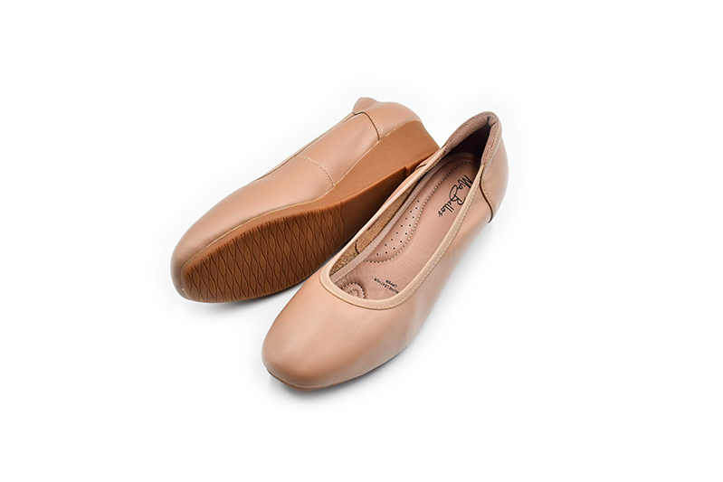 5033 Mia Bellos Comfort Leather Working Shoe - Image 4