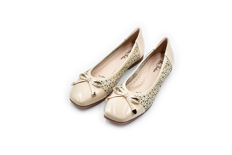 5036 Mia Bellos Comfort Leather Shoe With Perforated Sides - Image 7